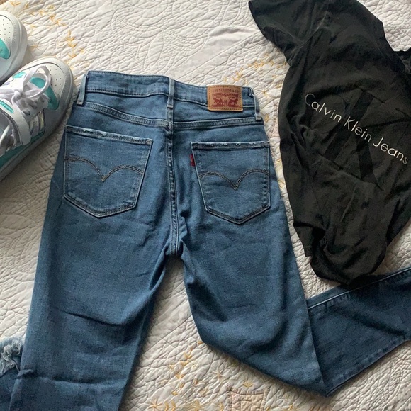 Like New Women’s Levi’s 721 Ankle Jeans size 26 High Rise Skinny - Picture 5 of 9